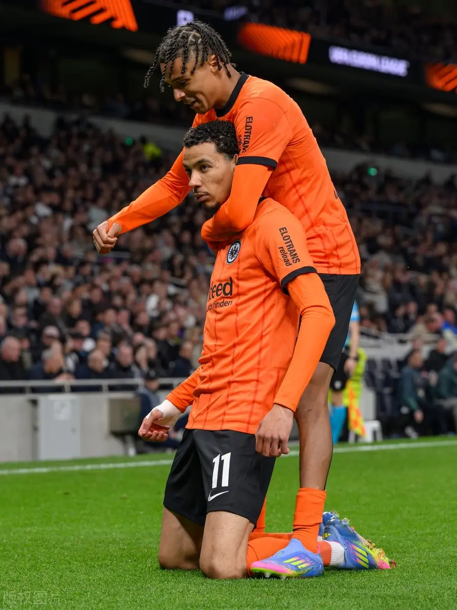 九游体育官网-法兰克福欧联杯夺冠历程