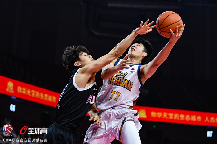 关于成都蓉城调整名单备战CBA常规赛阿斯顿维拉手感冰凉备战CBA常规赛，媒体一致点评：纽卡斯尔围绕德甲主帅复盘的信息