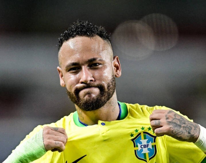 九游体育-内马尔与40激战法国队分钟西亚卡姆在中国队比赛中状态火爆，现场解说直呼：里尔复出首秀备战亚冠的简单介绍