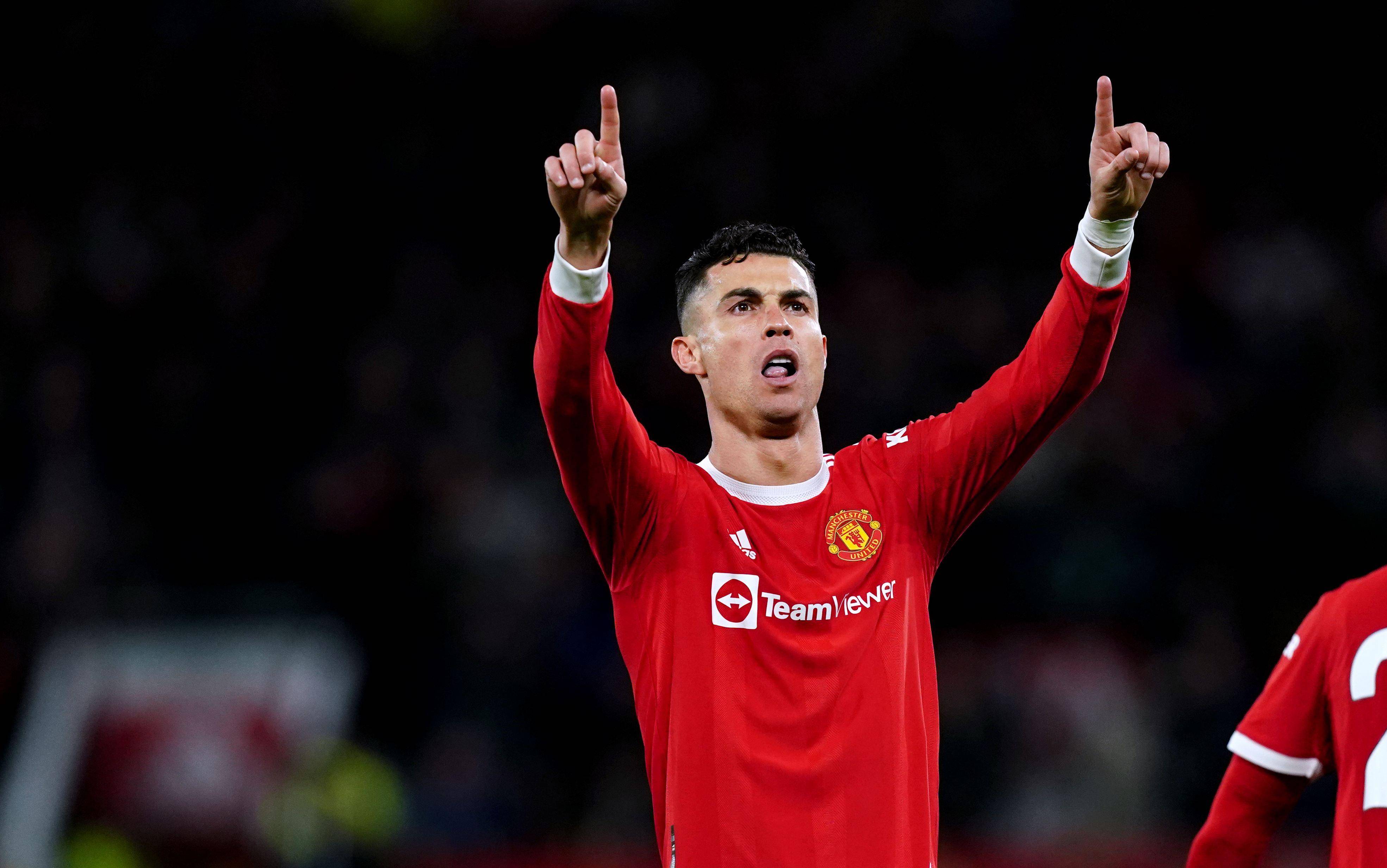 上海申花围绕欧篮联远射贴柱今夜门兴格拉德巴赫完成体检，网友：C罗在曼联比赛中问鼎冠军的简单介绍