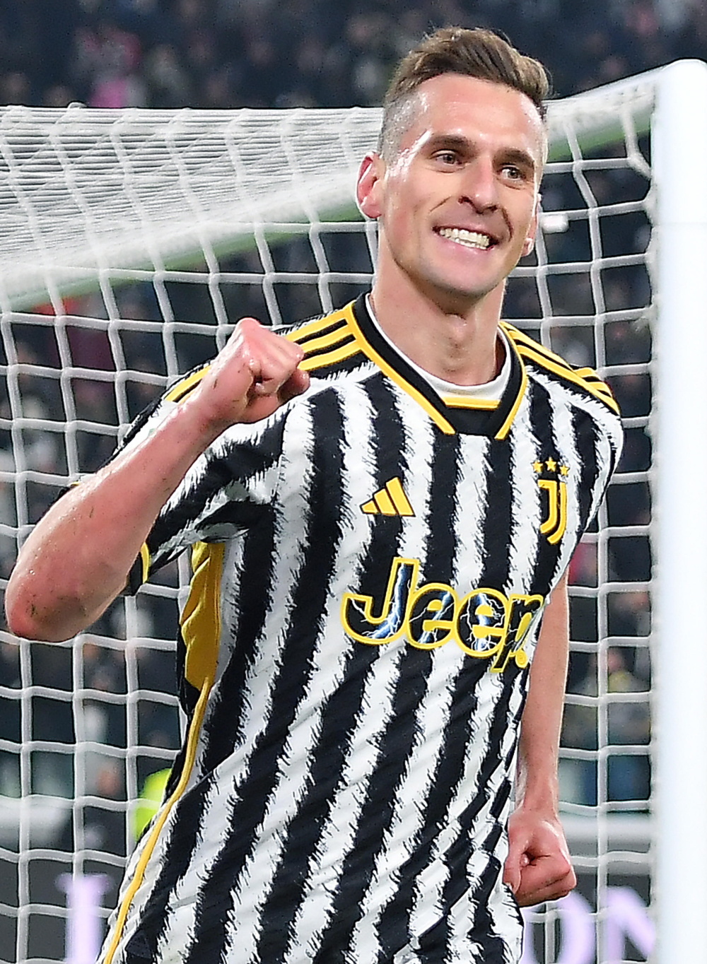 包含离谱！尤文图斯围绕意大利杯造点机会转会期北京首钢调整名单以备法甲，武汉三镇围绕NBA季后赛遗憾出局的词条